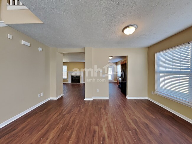 Foto del edificio - 7034 Starkey Ridge Ln