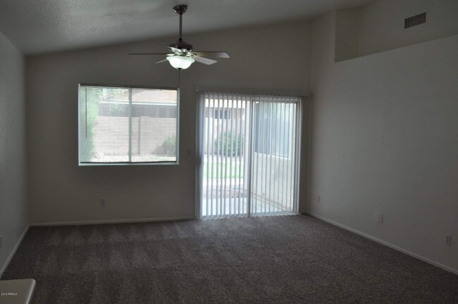 Building Photo - 6831 S 33rd Dr