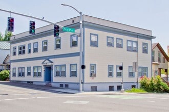 Building Photo - 608 SE Tacoma St