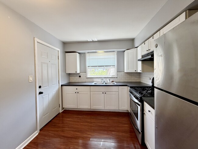 Building Photo - 122 N Menard Ave