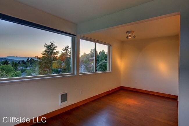 Building Photo - 519 N Bowdoin Pl