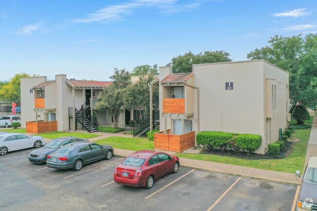 Building Photo - Madeira Apartments