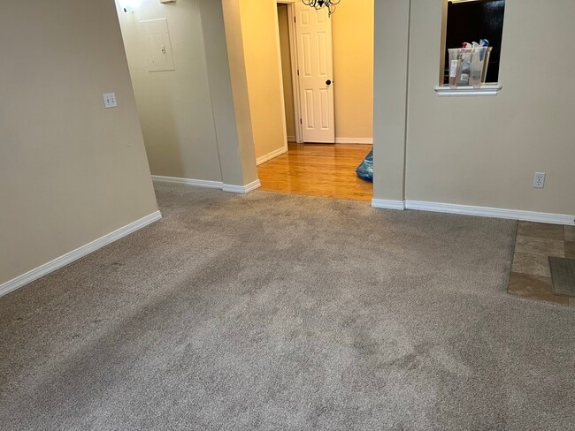 Building Photo - 150 S 800 E