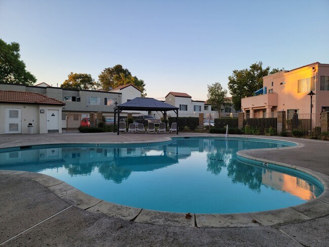 Foto del edificio - 21346 Nandina Ln