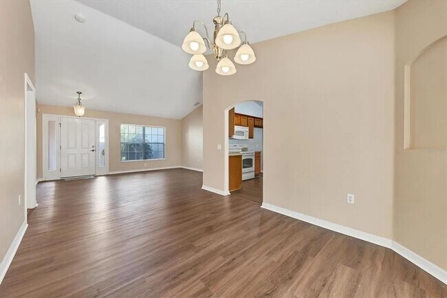 Foto del edificio - 14163 Tudball Ave