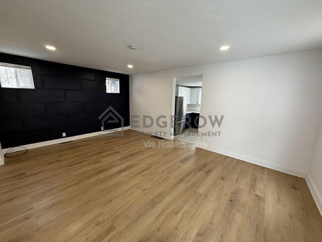 Foto del edificio - 1004 Garfield Ave NW