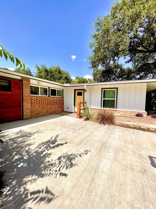 Foto del edificio - 403 Marquis Ln