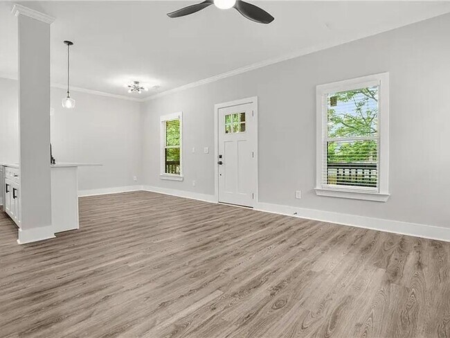 Foto del edificio - Stylish 4bd/2ba Renovated Rental with Fenced Yard in Growing Westside Neighborhood