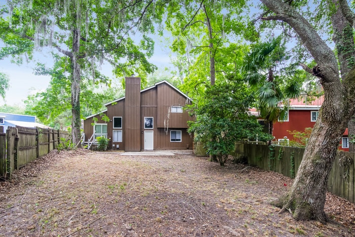 Building Photo - 101 Queens Ct