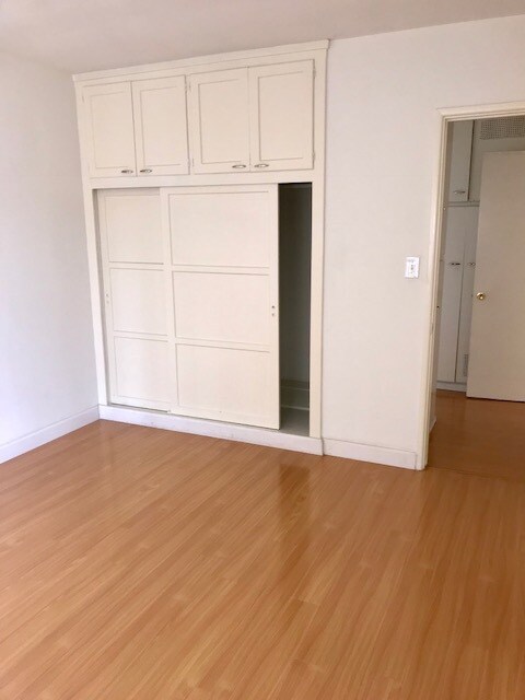 Foto del edificio - 15925 Sherman Way