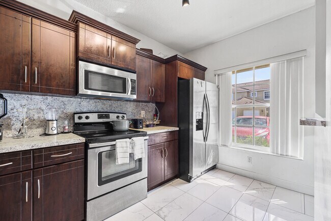 Building Photo - 380 SW 122nd Ave