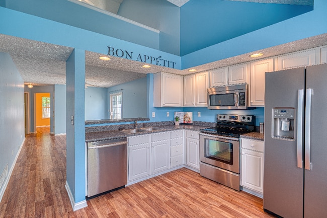 Building Photo - 5819 River Walk Cir