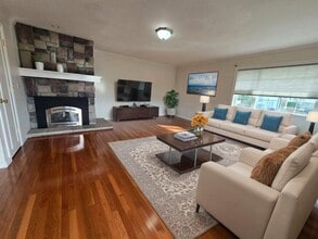 Building Photo - 1811 NW Kline St