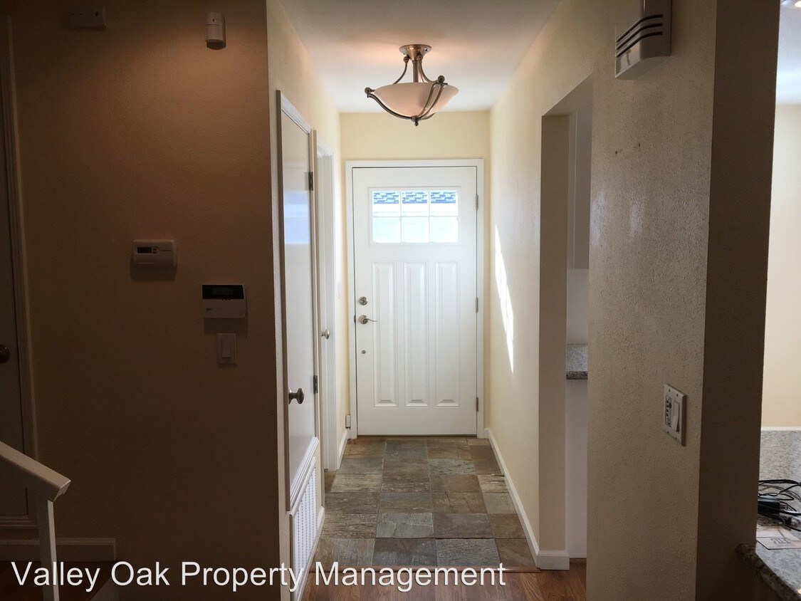 Primary Photo - 2 br, 2 bath House - 261 Leveland Ln - B