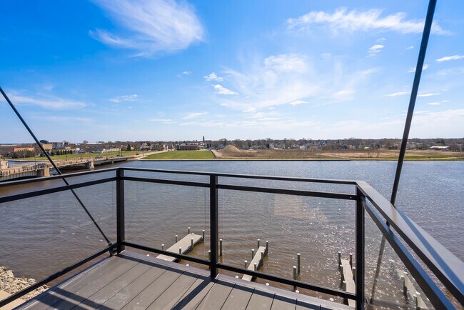 Foto del edificio - Mackson Corners Waterfront