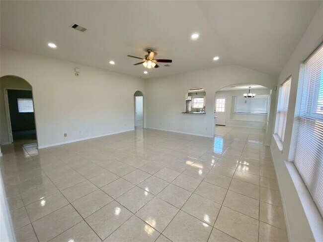Foto del edificio - 7224 Crescent Mills Dr