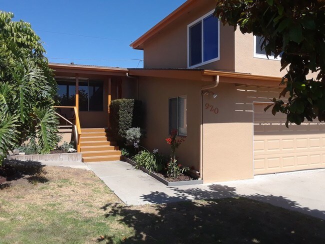 Building Photo - Fabulous Pismo Heights