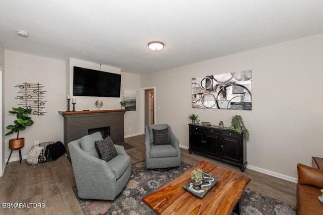 Building Photo - Convenience!!!!!