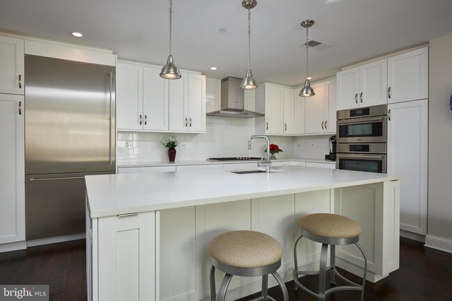 Foto del edificio - 4915 Hampden Ln