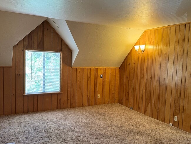 Building Photo - 21915 Sawmill Flat Rd