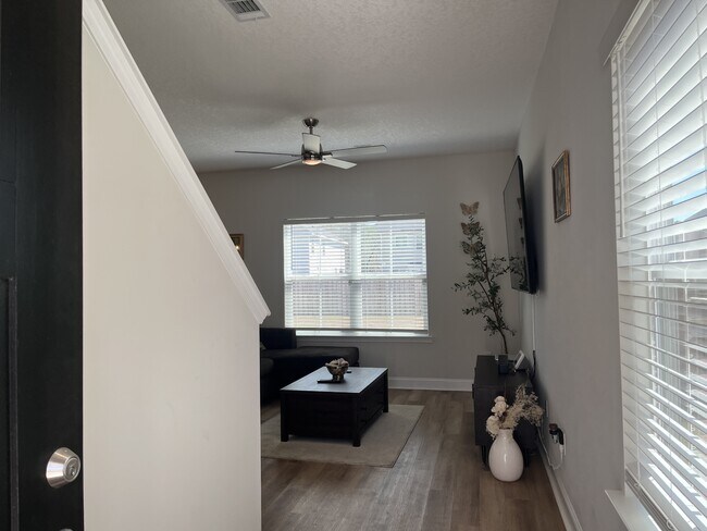 Foto del edificio - 1026 Grayson Ave