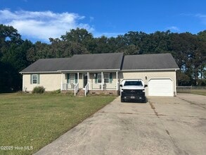 Building Photo - 200 Dramtree Dr
