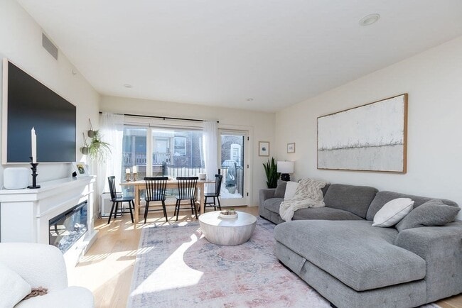 Building Photo - 69 Lubec St