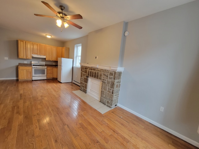 Building Photo - 1612 W Ritner St