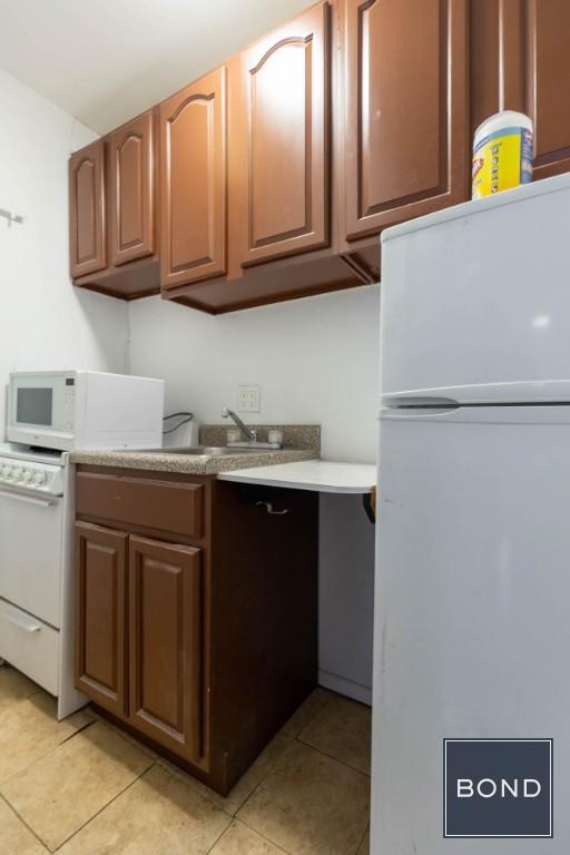 Building Photo - 0 bedroom in Manhattan NY 10003