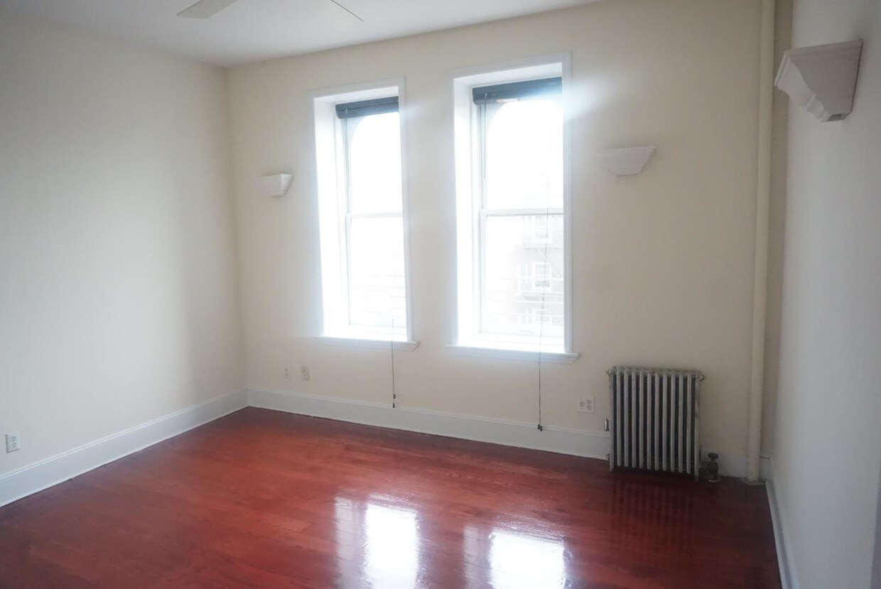 Building Photo - 260 Cumberland St