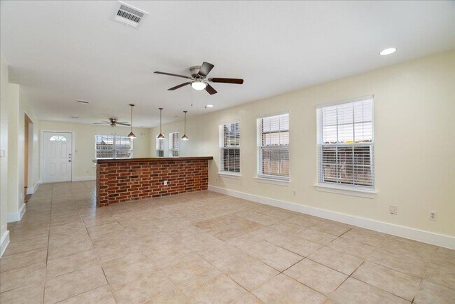 Building Photo - 500 Tillery St