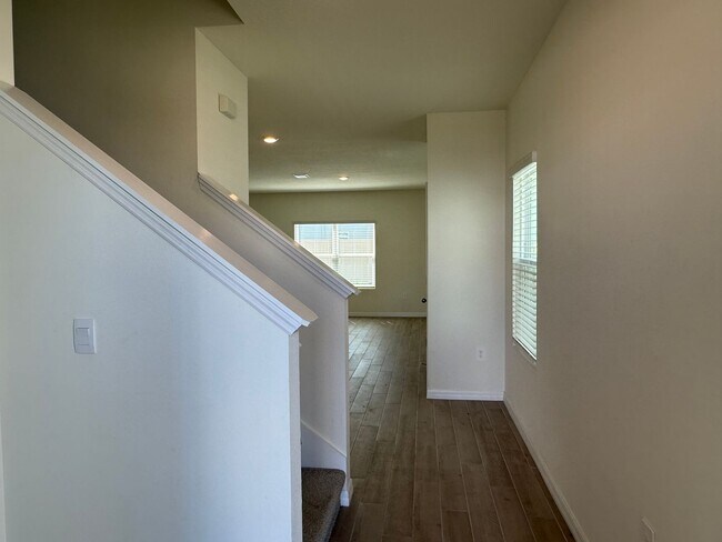 Foto del edificio - Spacious 4-Bedroom Modern Home in Oaks Preserve – Perfect Gainesville Location