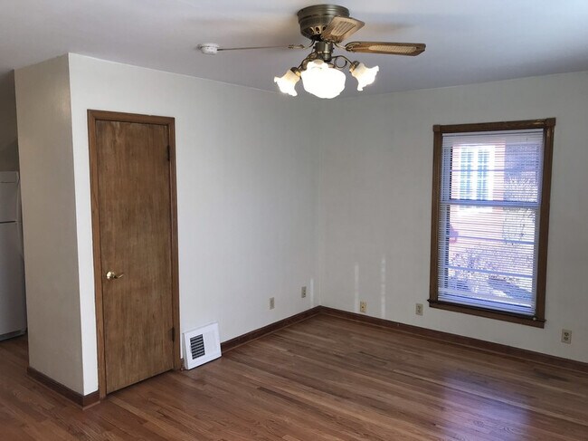 Building Photo - 2601 Forest Dr