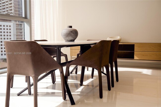 Building Photo - 300 Biscayne Blvd Way