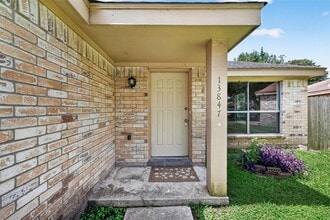 Building Photo - 13847 Cherry Hollow Ln