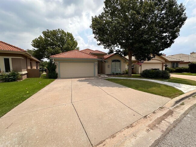 Foto del edificio - 30218 Briarcrest Dr