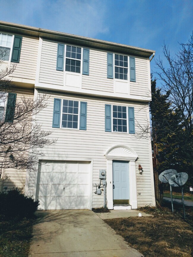 Building Photo - 20334 Kellys Ln