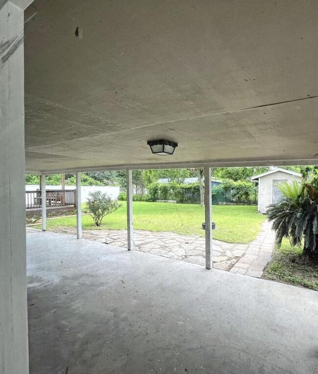 Foto del edificio - 701 Gardenia Ln