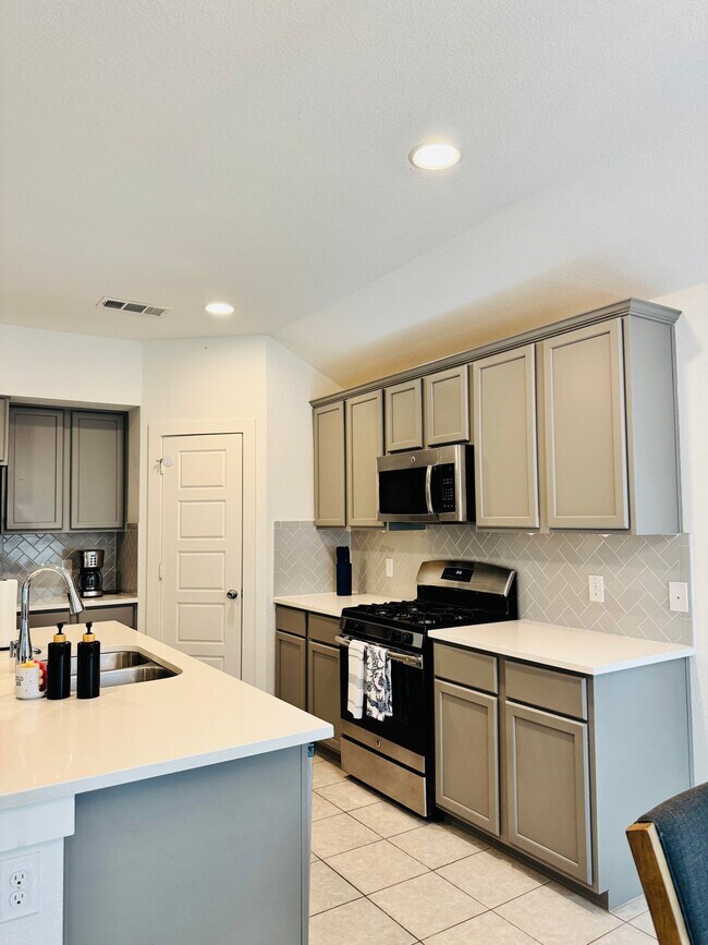 Foto del edificio - 8113 Wildwest Dr