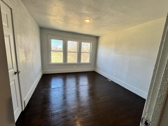 Foto del edificio - 3262 Hogarth St