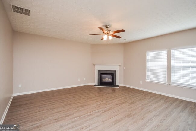 Foto del edificio - 80 Meadowbrook Ct