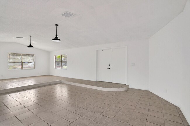 Foto del edificio - 8211 NW 45th Ct