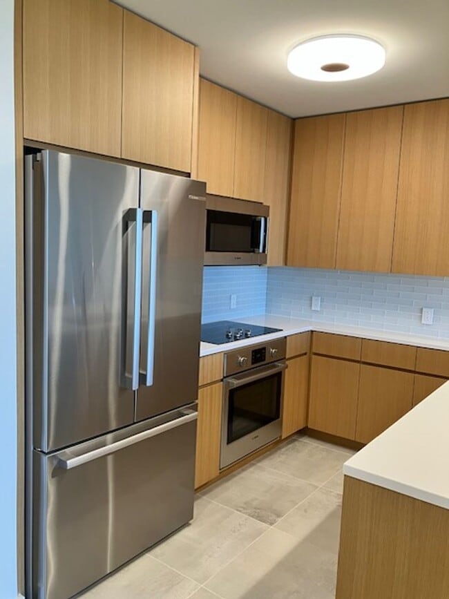 Building Photo - $3,300 – Sky West Ala Moana, partly furnis...