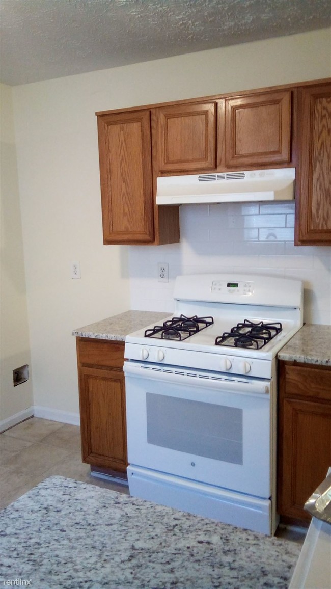 Building Photo - 3 br, 2.5 bath House - 6465 Drake Mnr