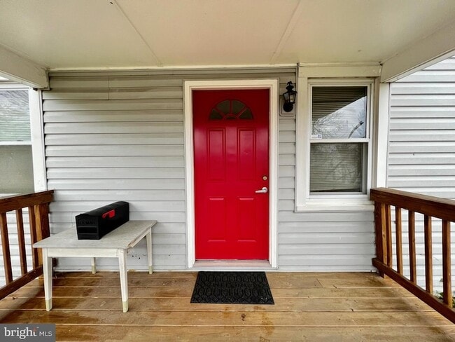 Foto del edificio - 3712 Lawrence Ave