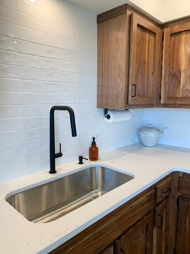 New countertops & appliances - 3117 E Locust St