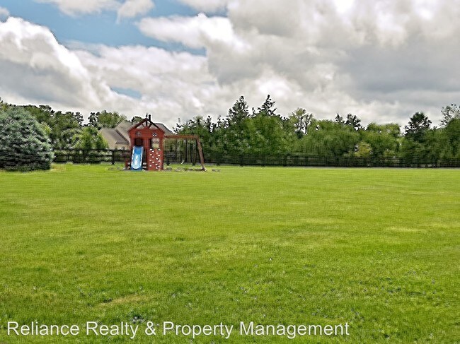 Building Photo - 38455 Broadoak Pl