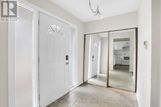 Building Photo - 920 Dynes Rd