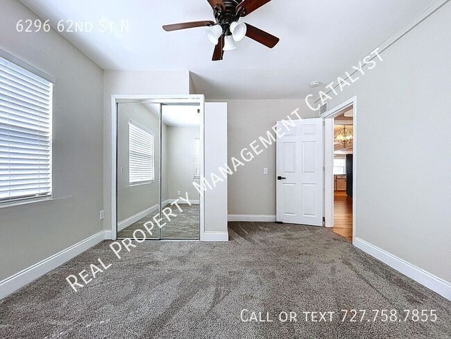 Foto del edificio - 6296 62nd St N