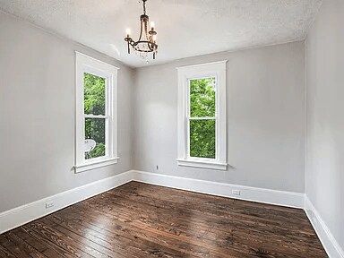 Building Photo - 417 Maple St